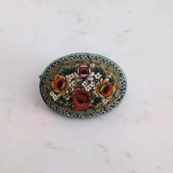 Authentic Antique Italian Micromosaic Brooch – Victorian Era (c.1860–1890)